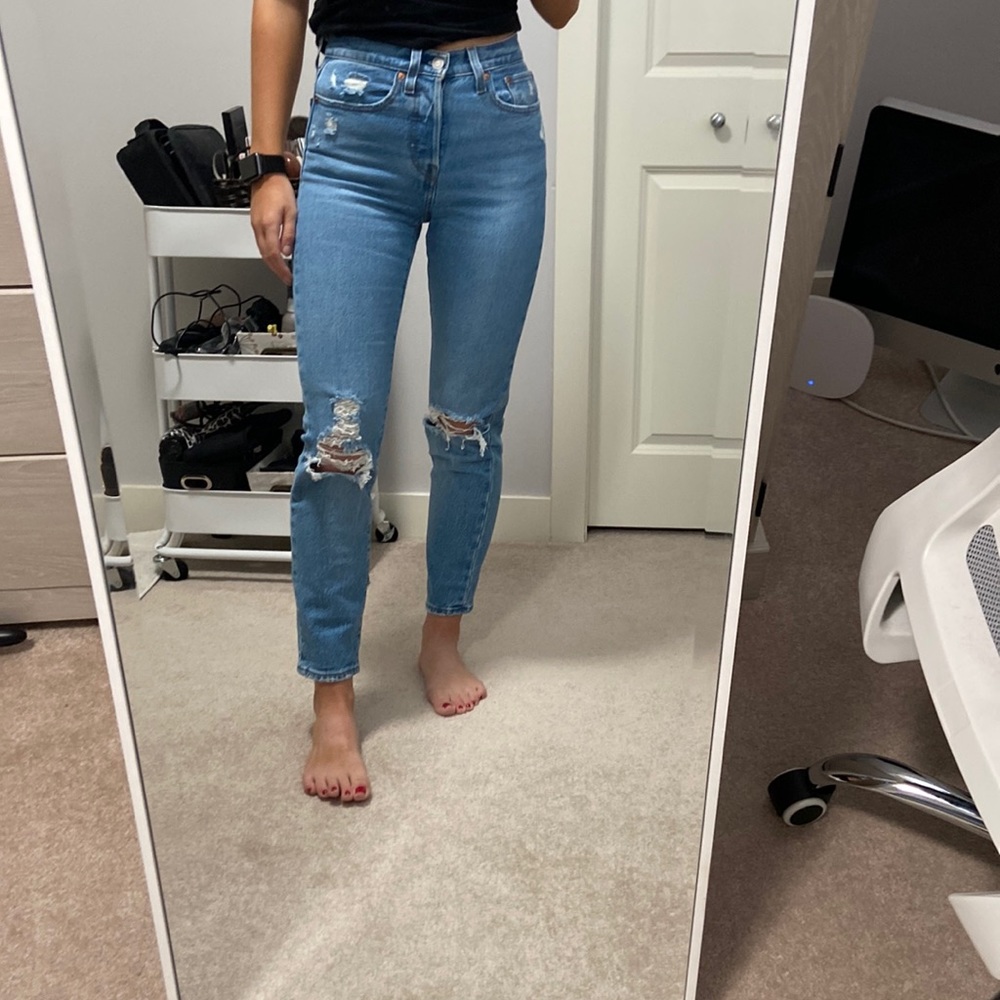 Levi’s Wedgie
